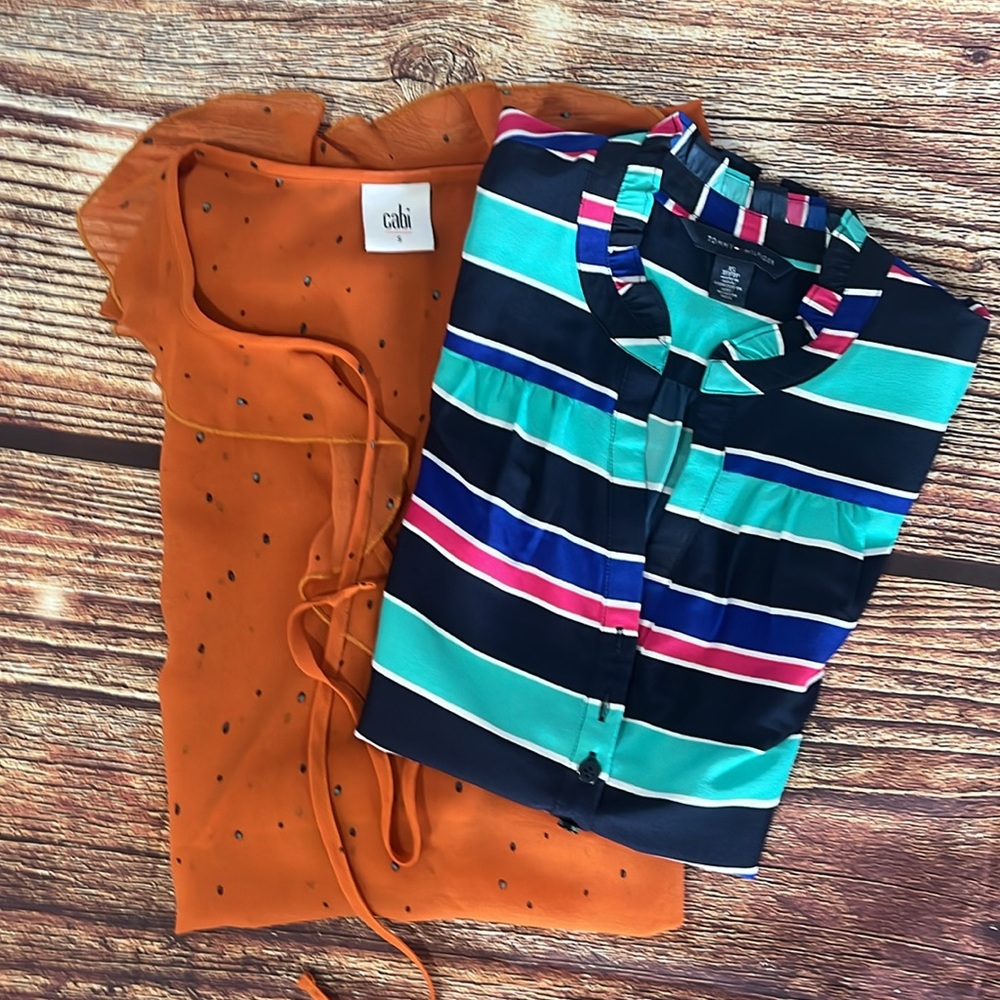 Bundle of 2 Sleeveless Blouses sz XS/SM